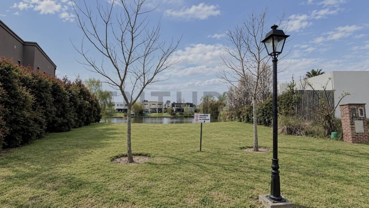 Lote en venta en San Rafael – Villanueva, Tigre | Salida a la laguna | Orientación Norte — foto 1