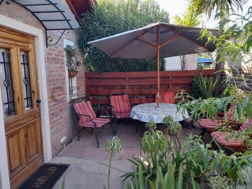 Casa Amoblada con Pileta Alquiler Anual - Benavídez — foto 1