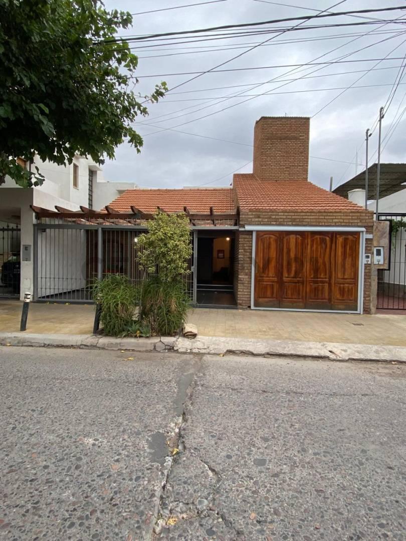 Casa en venta en capital de categoría — foto 1