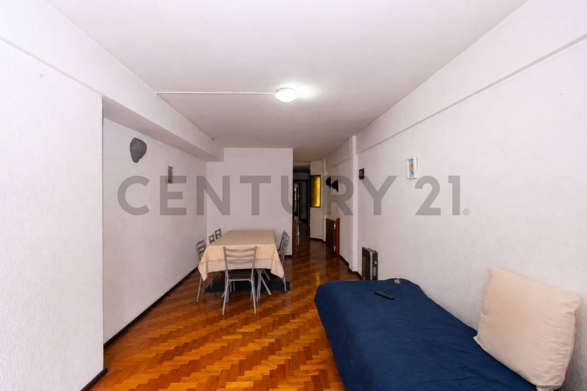 VENDEMOS DEPARTAMENTO DE UN DORMITORIO SOBRE PLAZA ITALIA — foto 1