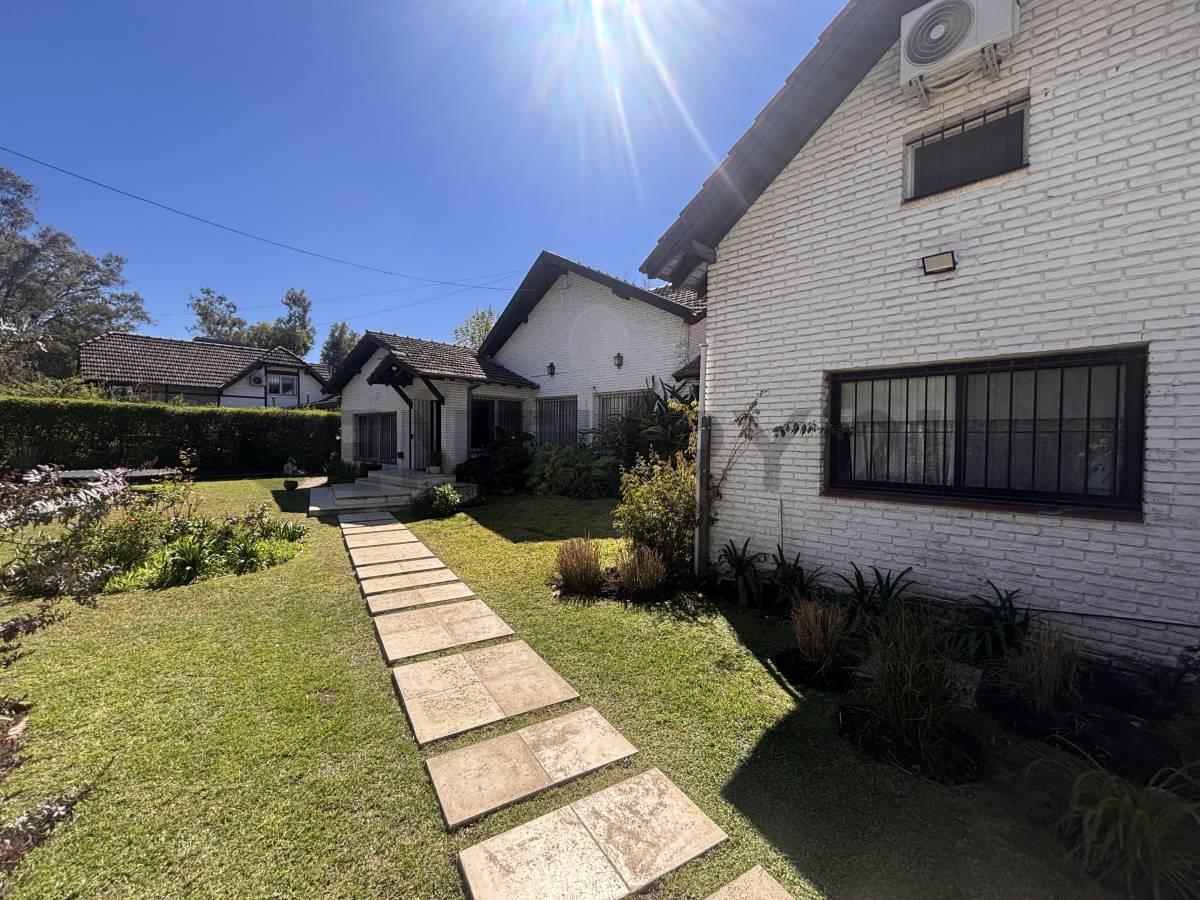 CASA DE 5 DORMITORIOS EN BARRIO VILLA TRAFUL – BELLA VISTA — foto 1