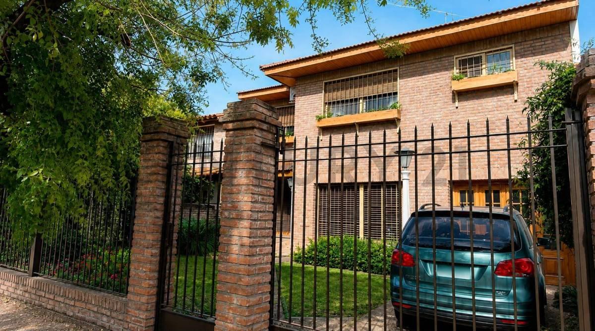 VENTA - Casa de 4 ambientes en Barrio Inglés de Hurlingham — foto 1