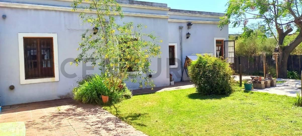Venta Casa 4 amb Moreno con Pileta y Garage — foto 1