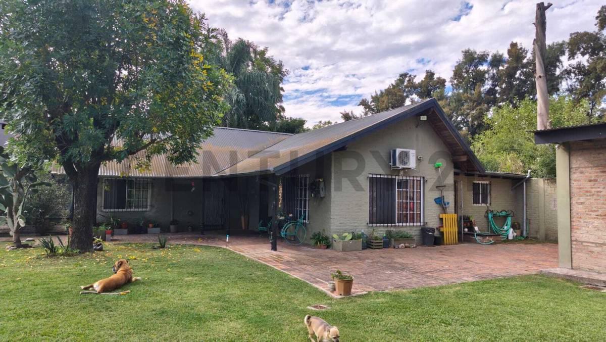 Casa en venta en Don Torcuato - 4 ambientes Pileta y Quincho — foto 1