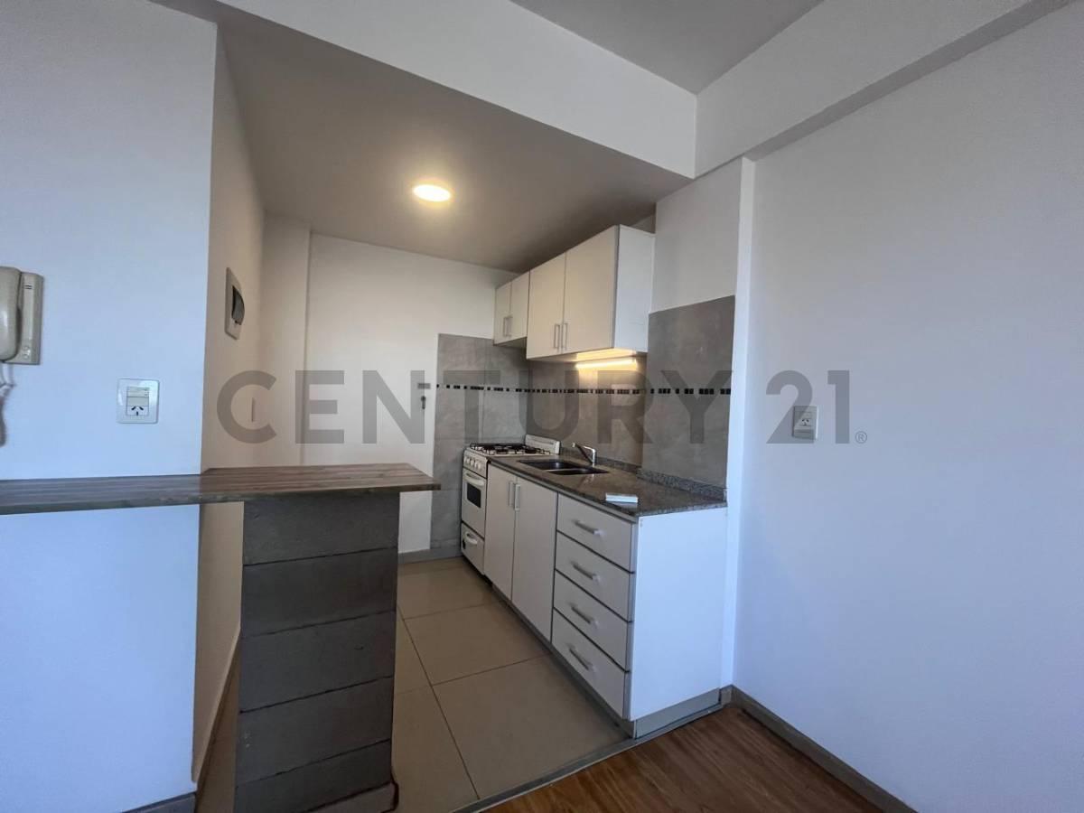 MONOAMBIENTE en ALQUILER en Monte Castro — foto 1