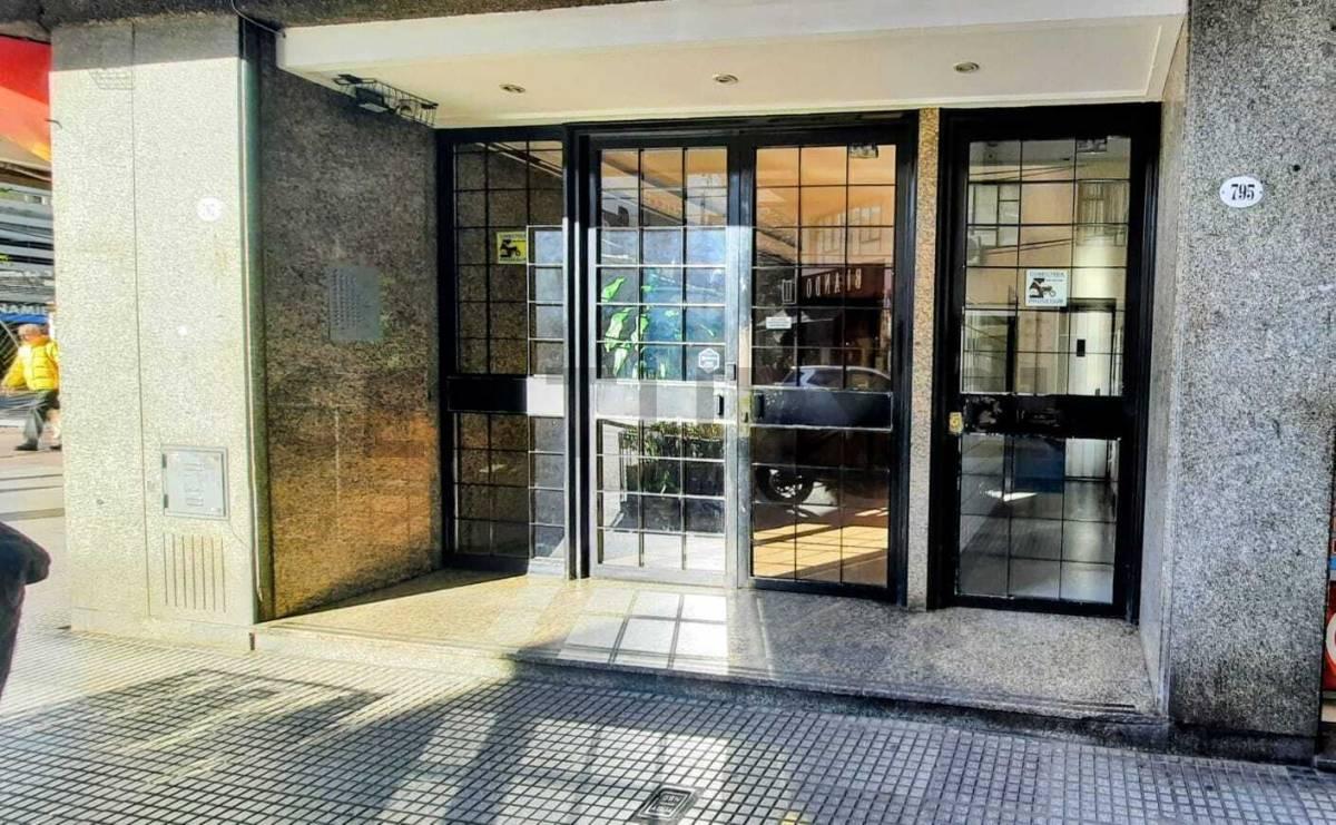 VENTA DE DEPARTAMENTO 2 AMBIENTES FRENTE APTO PROFESIONAL / MASCOTAS — foto 1