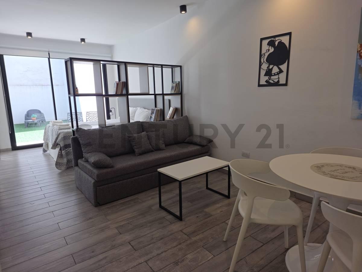 Moderno Monoambiente, Equipado y con Patio | Oportunidad Única — foto 1