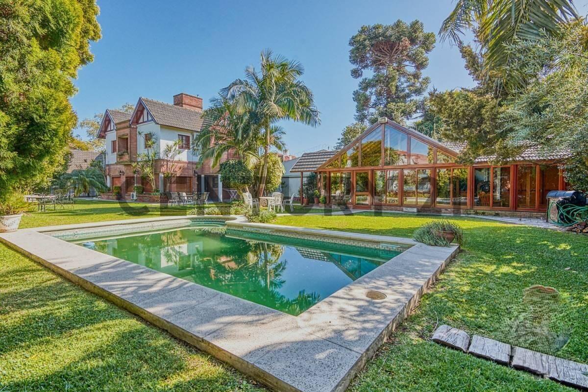 IMPONENTE CASA EN LOMAS CON PILETA Y QUINCHO — foto 1