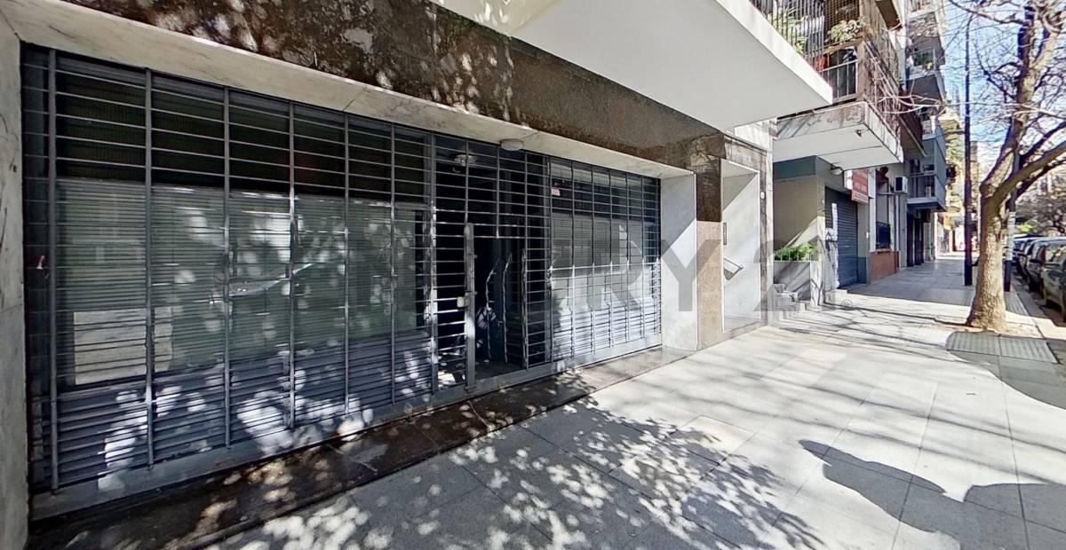 Local en venta en Almagro | Frente de 7 m | Patio y 2 baños — foto 1