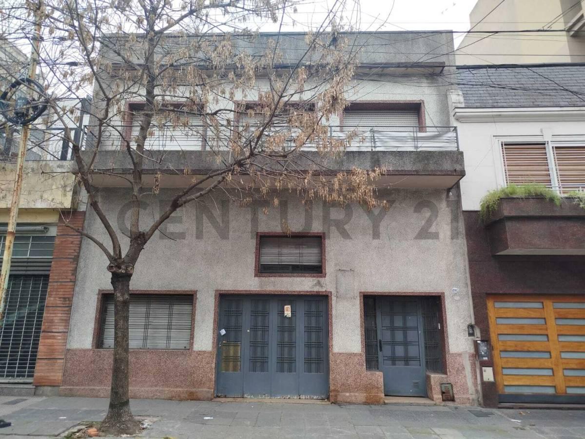 Terreno Propio con Factibilidad USAM en Flores | PB + 5 Pisos + 2 Retiros | Ex Hotel — foto 1