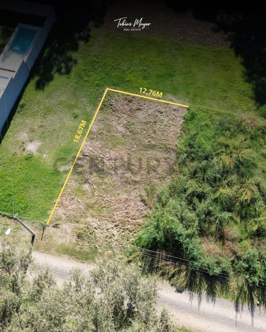 Lote ideal para invertir o construir en ubicación estratégica - Terreno — foto 1