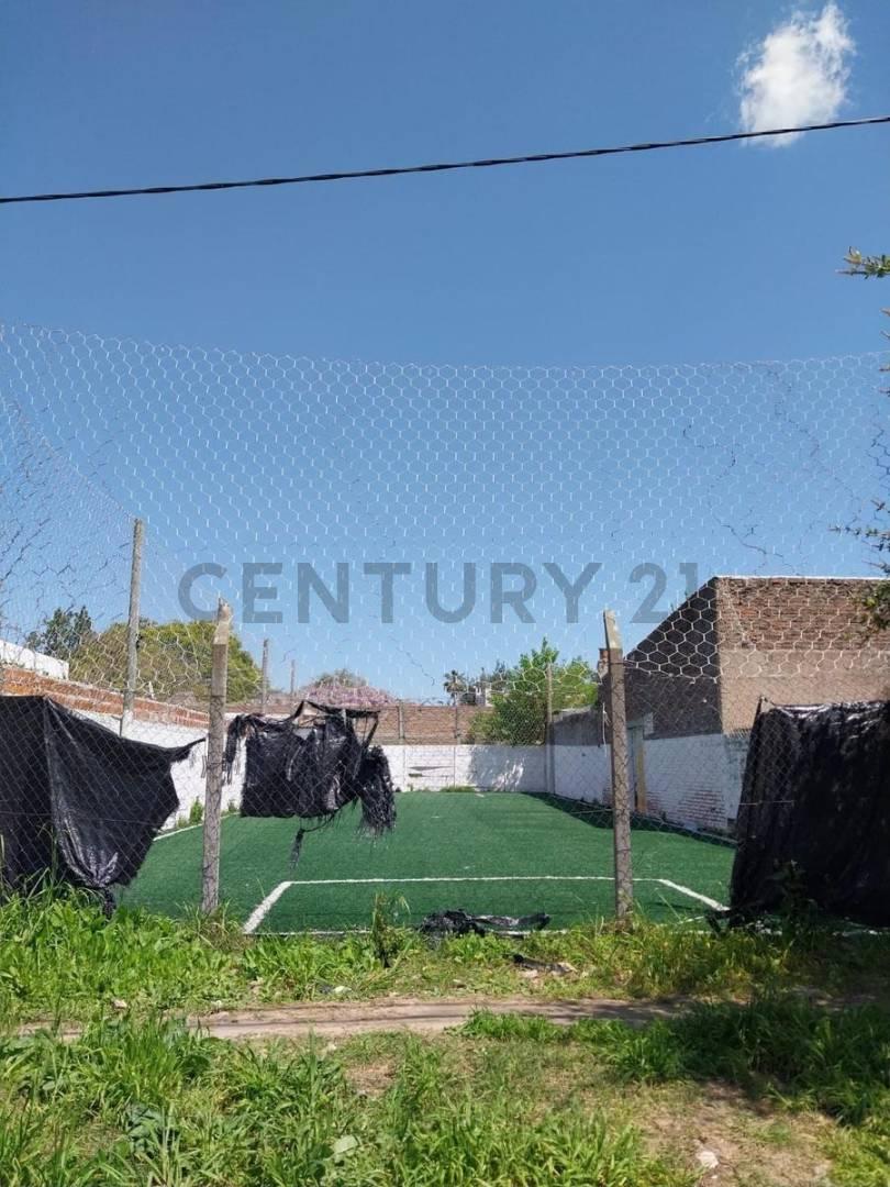Terreno a la venta en el centro de Los Hornos — foto 1