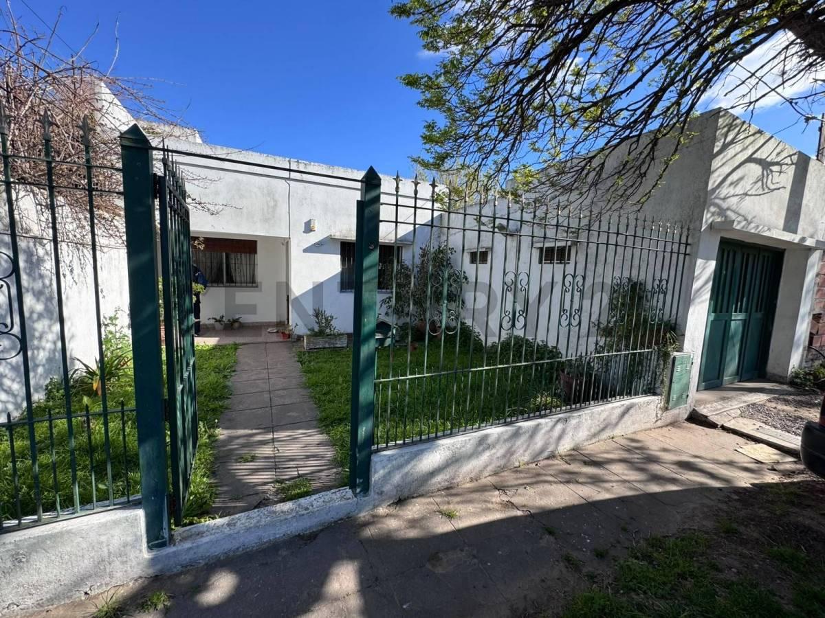 Casa en venta de 2 dormitorios en Tolosa — foto 1
