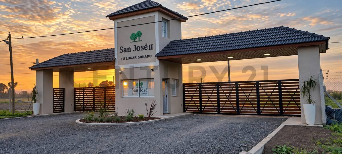 Lotes a la venta en parte indivisa, en Barrio Cerrado "San José ll", Abasto — foto 1