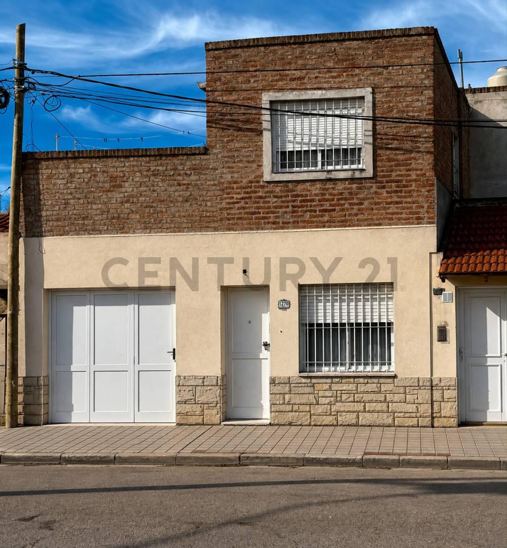 Dos casas en una | 7 habitaciones y 4 baños | España 1274 — foto 1