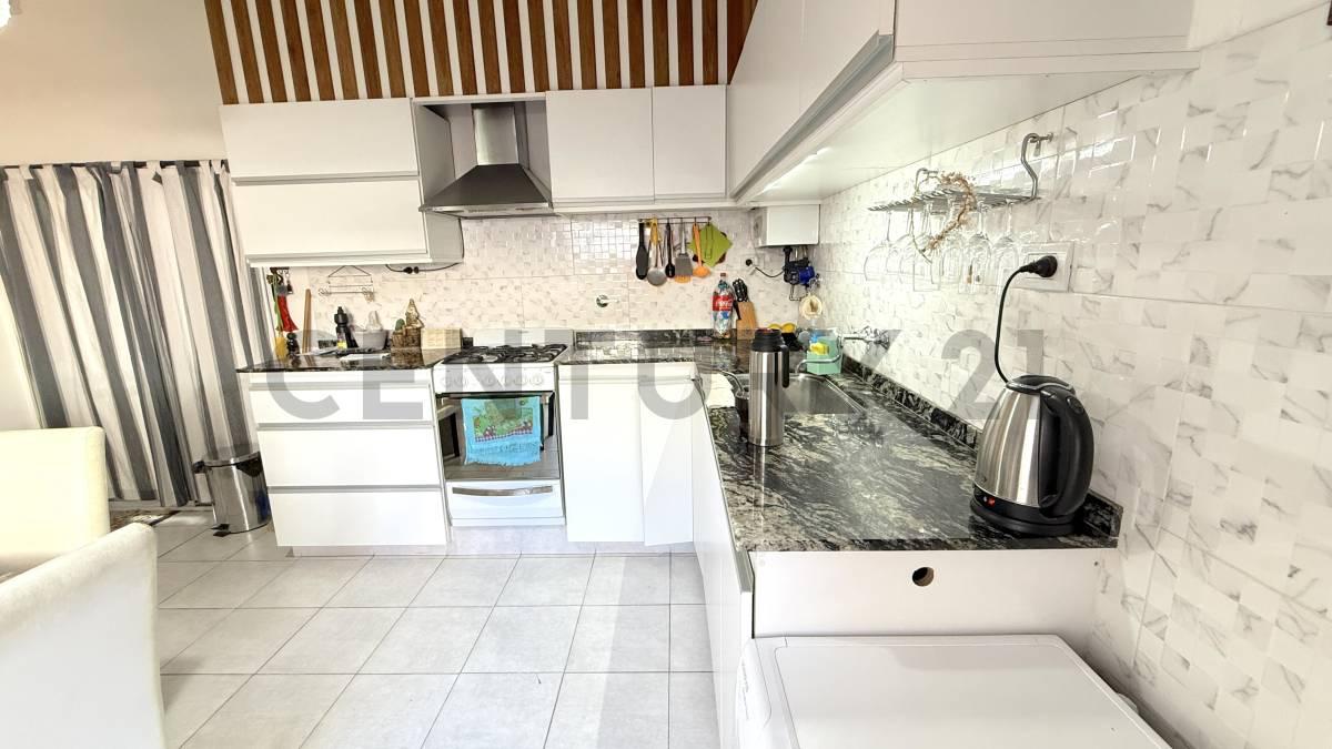 IMPECABLE CASA DE 3 DORMITORIOS EN B° BERNARDINO RIVADAVIA. VENADO TUERTO. — foto 1