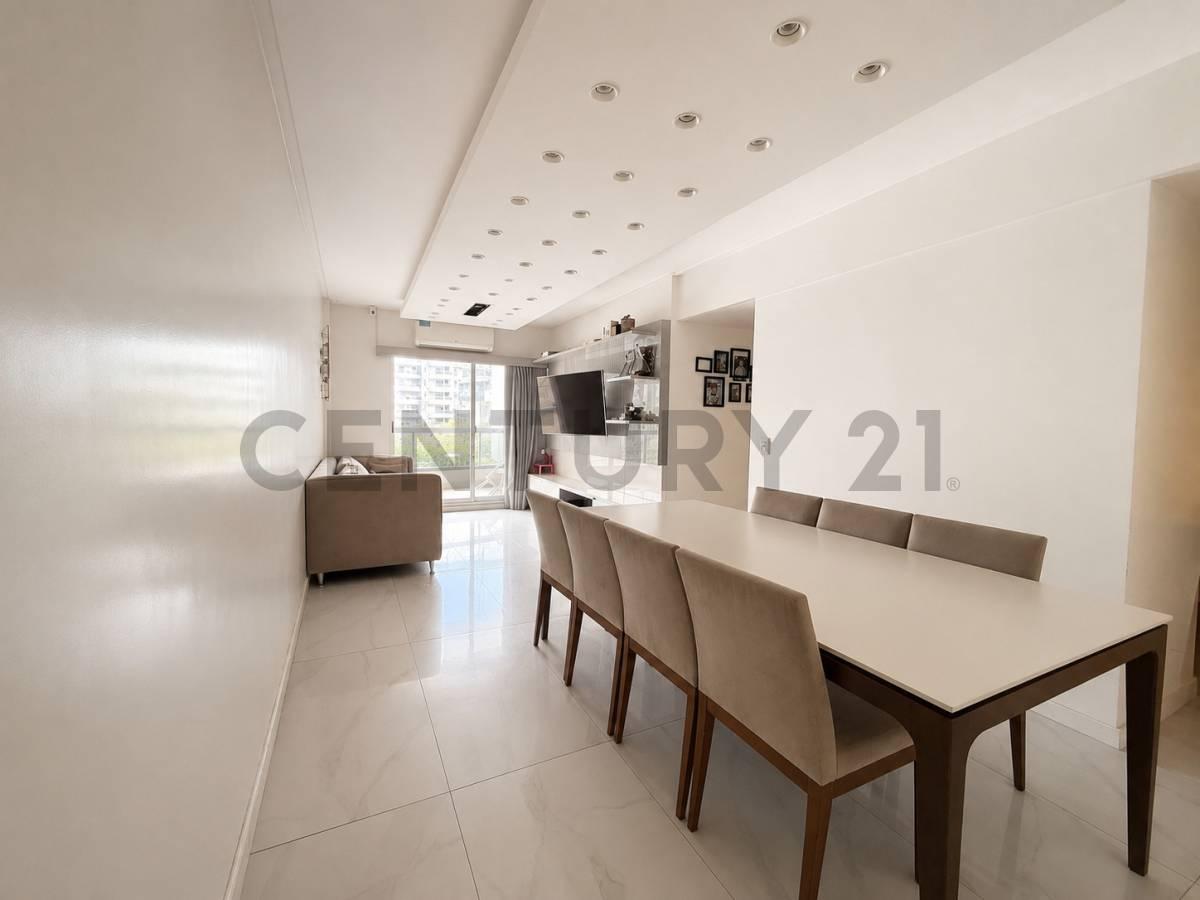 VENTA DEPARTAMENTO 4 AMBIENTES CON DEPENDENCIA Y COCHERA. APTO PERMUTA — foto 1
