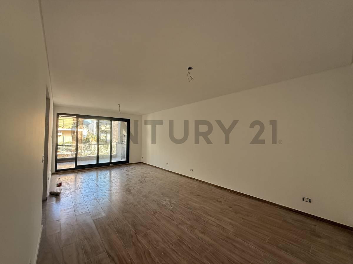 VENTA 4 AMBIENTES CON DEPENDENCIA EN FLORES A ESTRENAR — foto 1