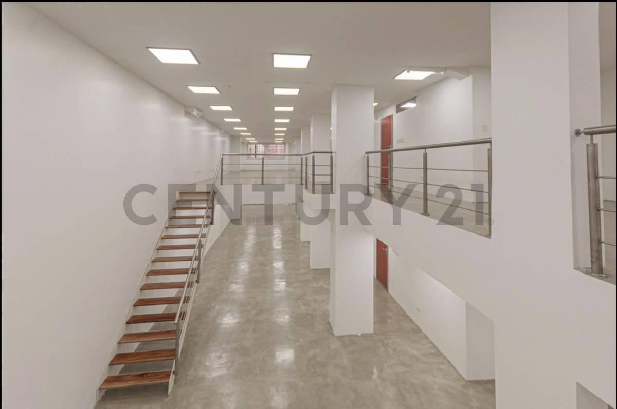 VENTA OFICINA DE 2 PLANTAS REFACCIONADA A NUEVA EN RECOLETA EXCELENTE OPORTUNIDAD — foto 1