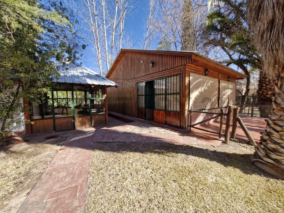 CABAÑA CON PILETA Y GRAN PARQUE EN VENTA — foto 1