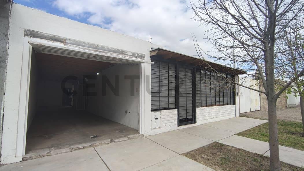 CASA EN VENTA EN B° SANTA ROSA, LAS HERAS, MENDOZA. — foto 1