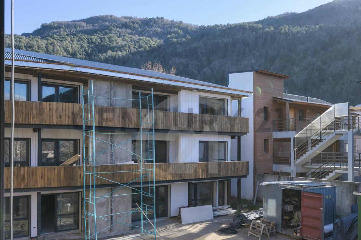 VENTA DEPARTAMENTO SAN MARTIN DE LOS ANDES . DESARROLLO DE POZO CASCO CENTRICO — foto 1