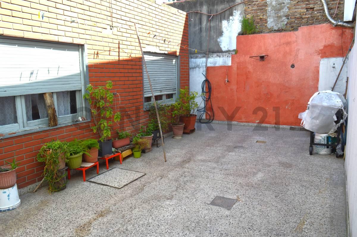 VENTA O PERMUTA GRAN PH Block 8 Ambientes 230m2 RAMOS MEJIA — foto 1