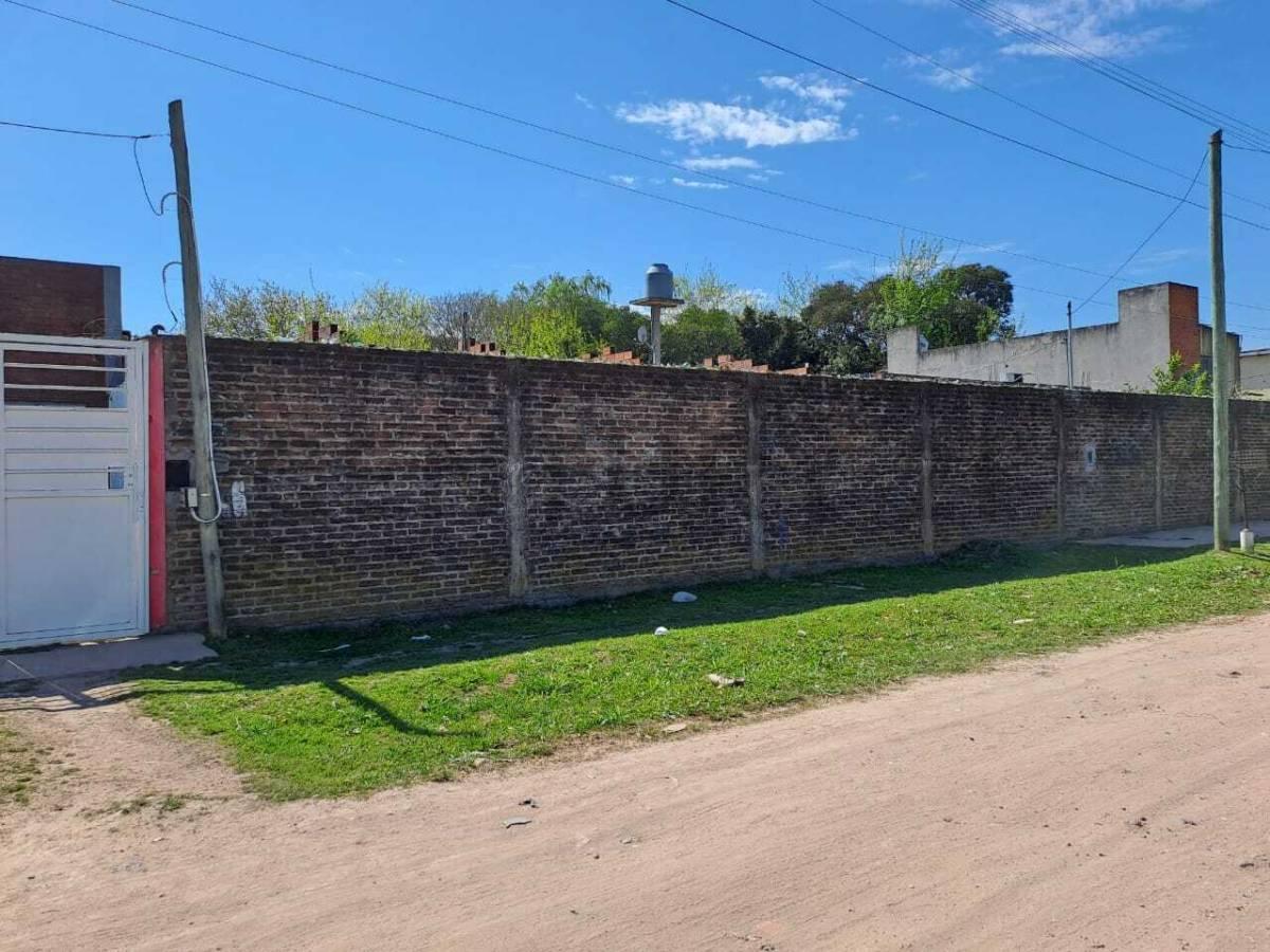 LOTE EN VENTA 300M2 CON DEPARTAMENTOS EN CONSTRUCCION Y FACILIDADES DE PAGO EN MERLO — foto 1