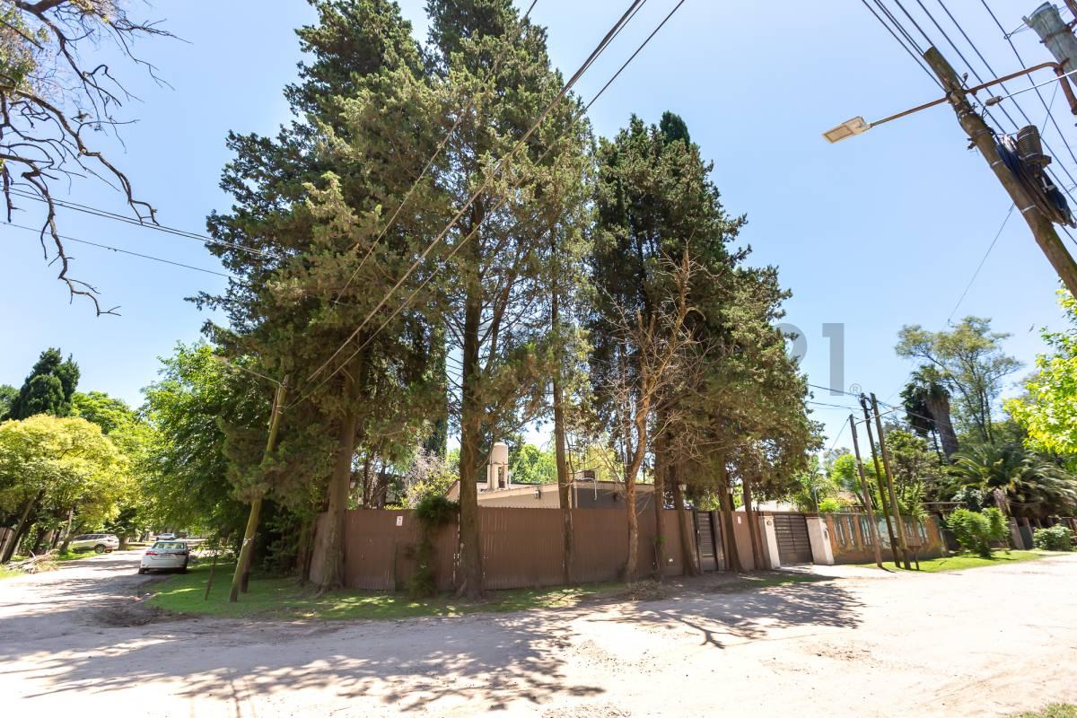 Venta Casa 4 ambientes- Piscina- jardin Parque Leloir-permuta — foto 1