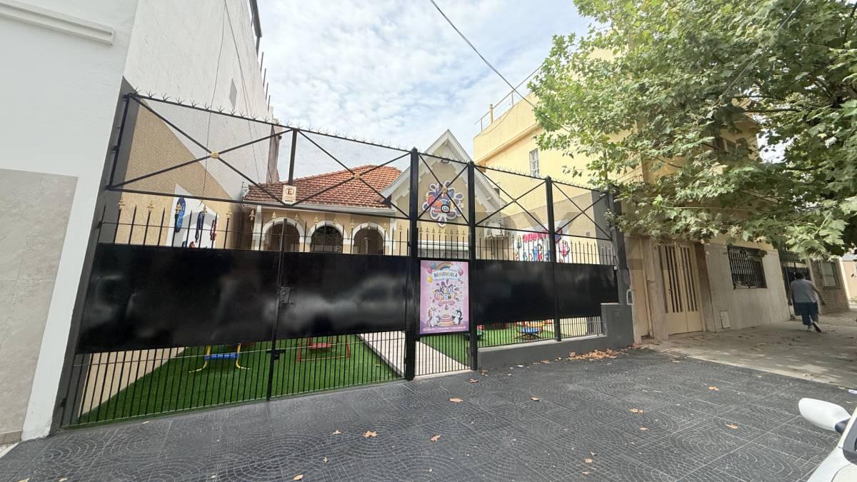 Lote Propio c/ Edificación Moderna - Ideal Vivienda de Diseño o Uso Profesional - PERMUTA - FINANCIA — foto 1