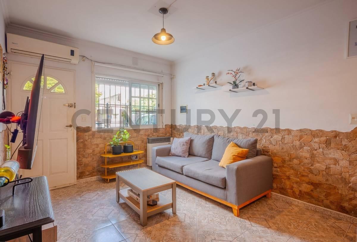 SE VENDE DUPLEX 3 AMB CON COCHERA Y PATIO APTO CREDITO-PERMUTA — foto 1