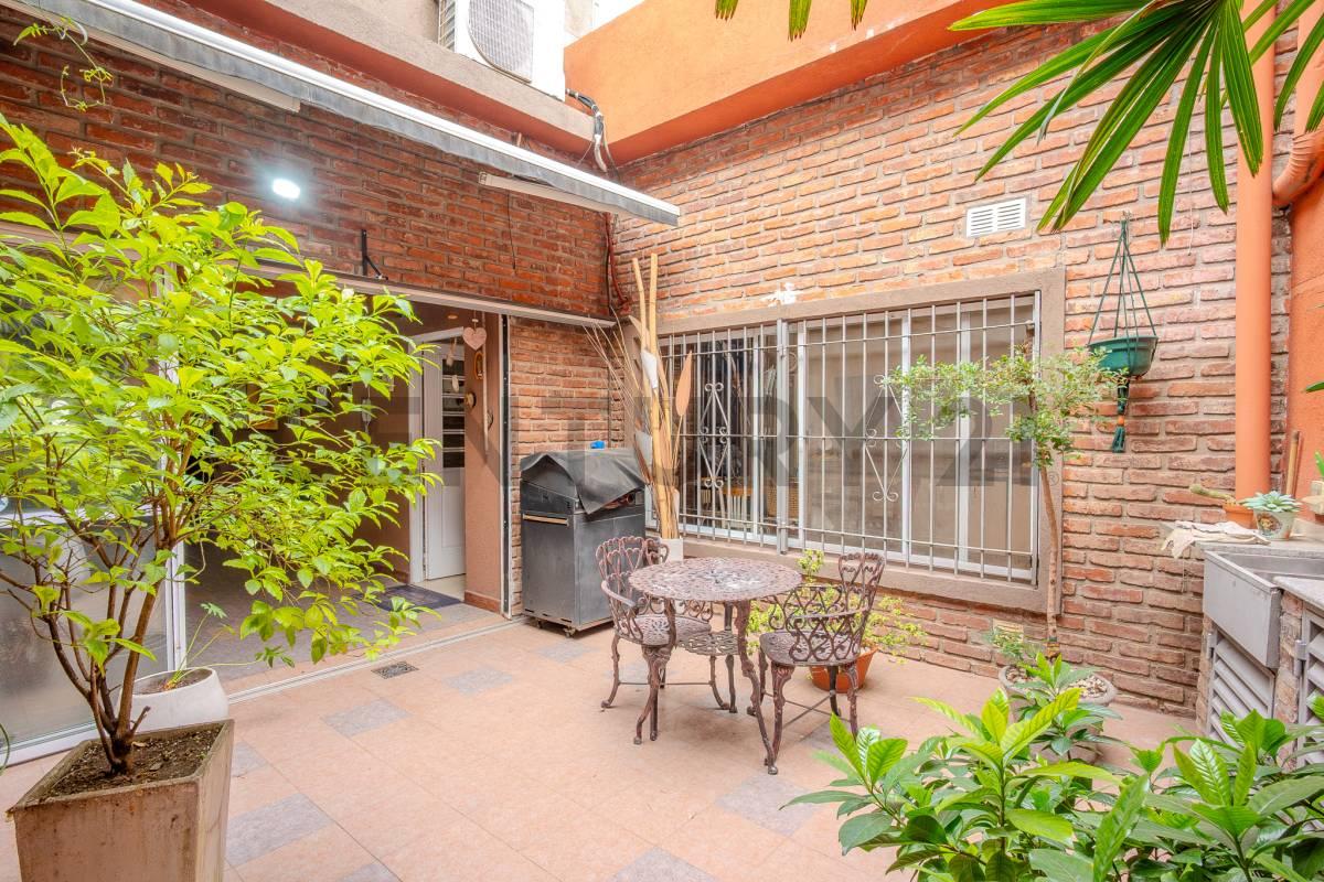 VENTA CASA DE CATEGORIA HAEDO NORTE, 4 DORMITORIOS, PATIO. EVALUA PERMUTA — foto 1