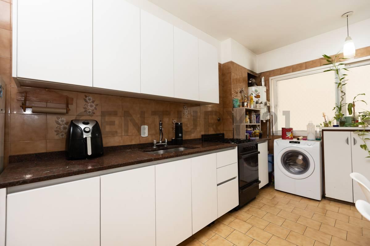 Departamento 3 ambientes con cochera en Venta al frente con balcón corrido – Sáenz Peña, Tres de Feb — foto 1