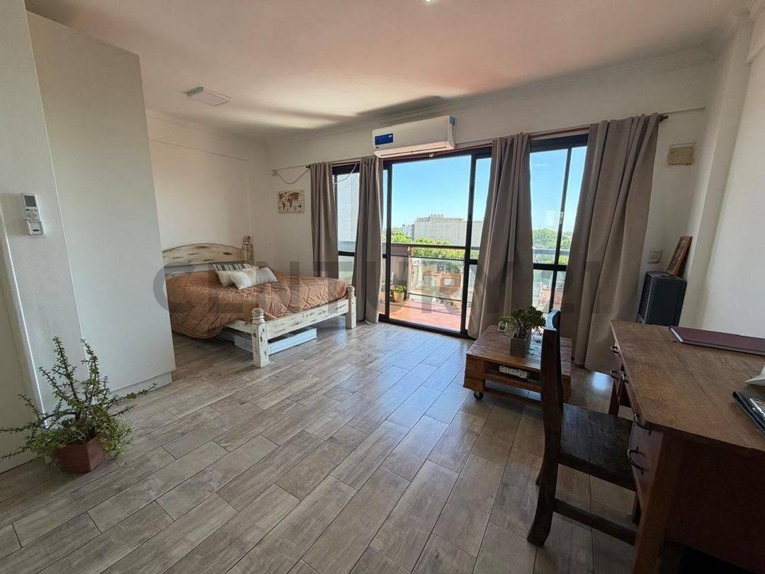VENTA FLORESTA MONOAMBIENTE DIVISIBLE C BALCON — foto 1