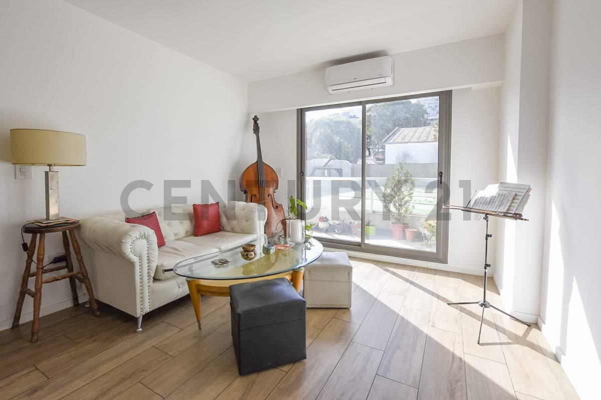 VENTA DEPARTAMENTO 3 AMBIENTES CON COCHERA EN VILLA URQUIZA | PERMUTA — foto 1