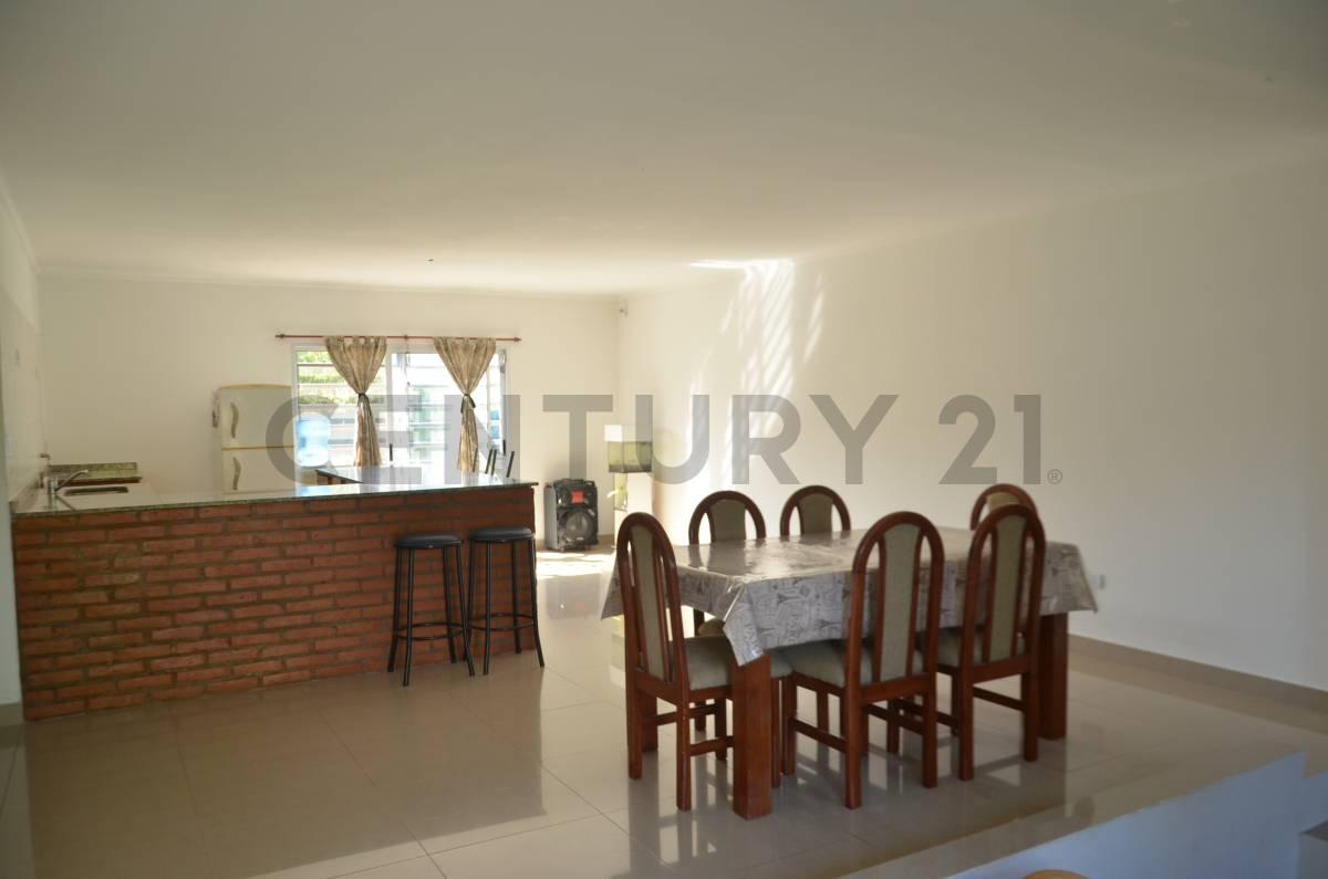 Venta casa quinta 4 amb con parque y pileta - FRANCISCO ALVAREZ - PERMUTA — foto 1