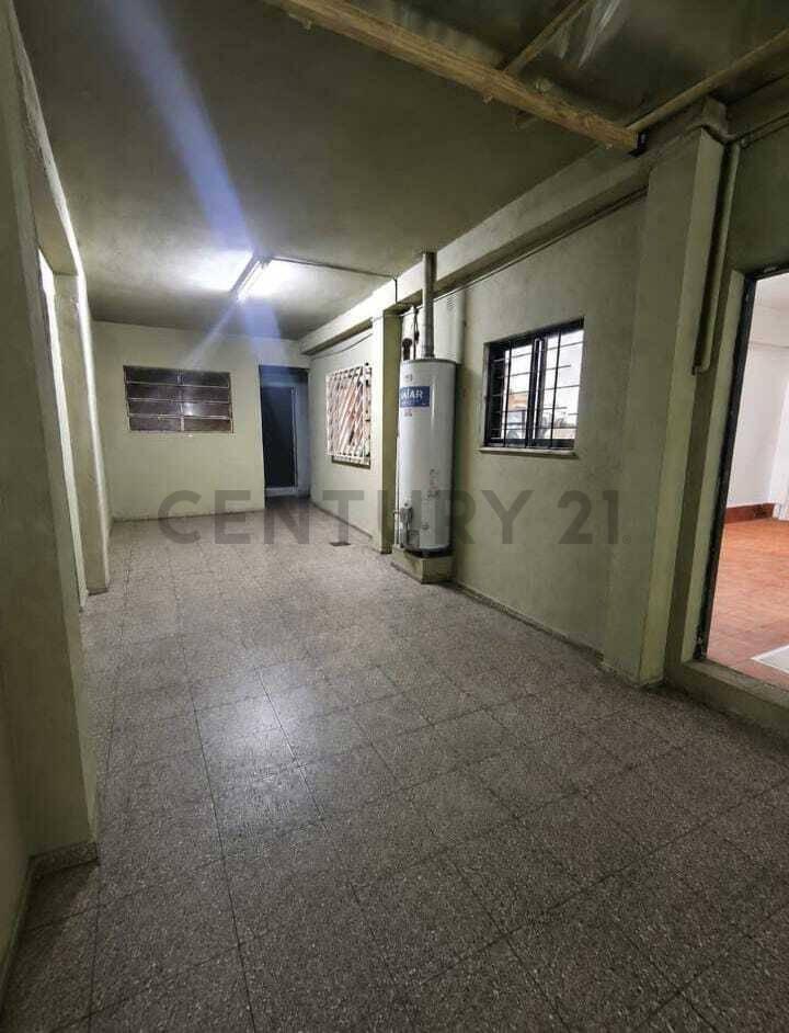 VENTA CASA CON TERRAZA Y DEPARTAMENTO CON GARAGE — foto 1