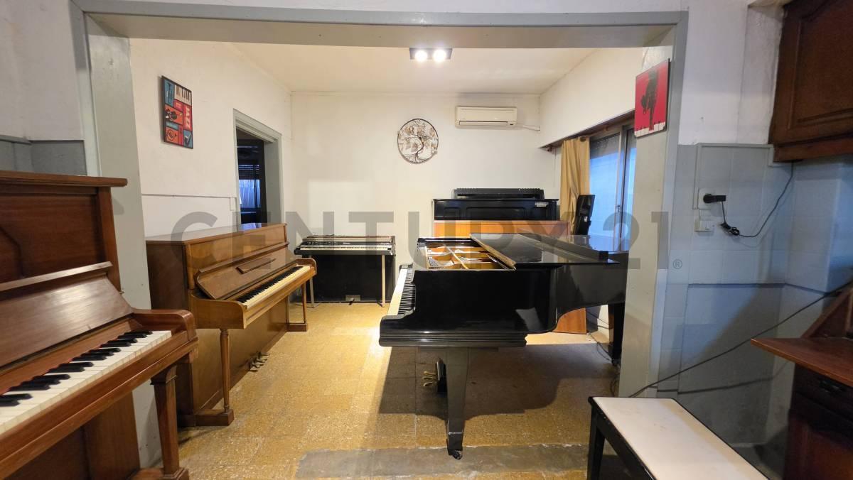 CASA 6 AMB JARDIN/COCHERA/GRAN LOTE CASEROS — foto 1
