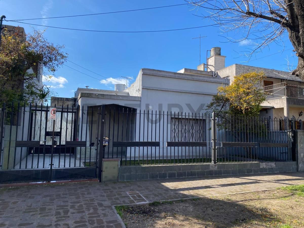 Venta Casa 2 Dormitorios Burzaco Parque Cochera — foto 1