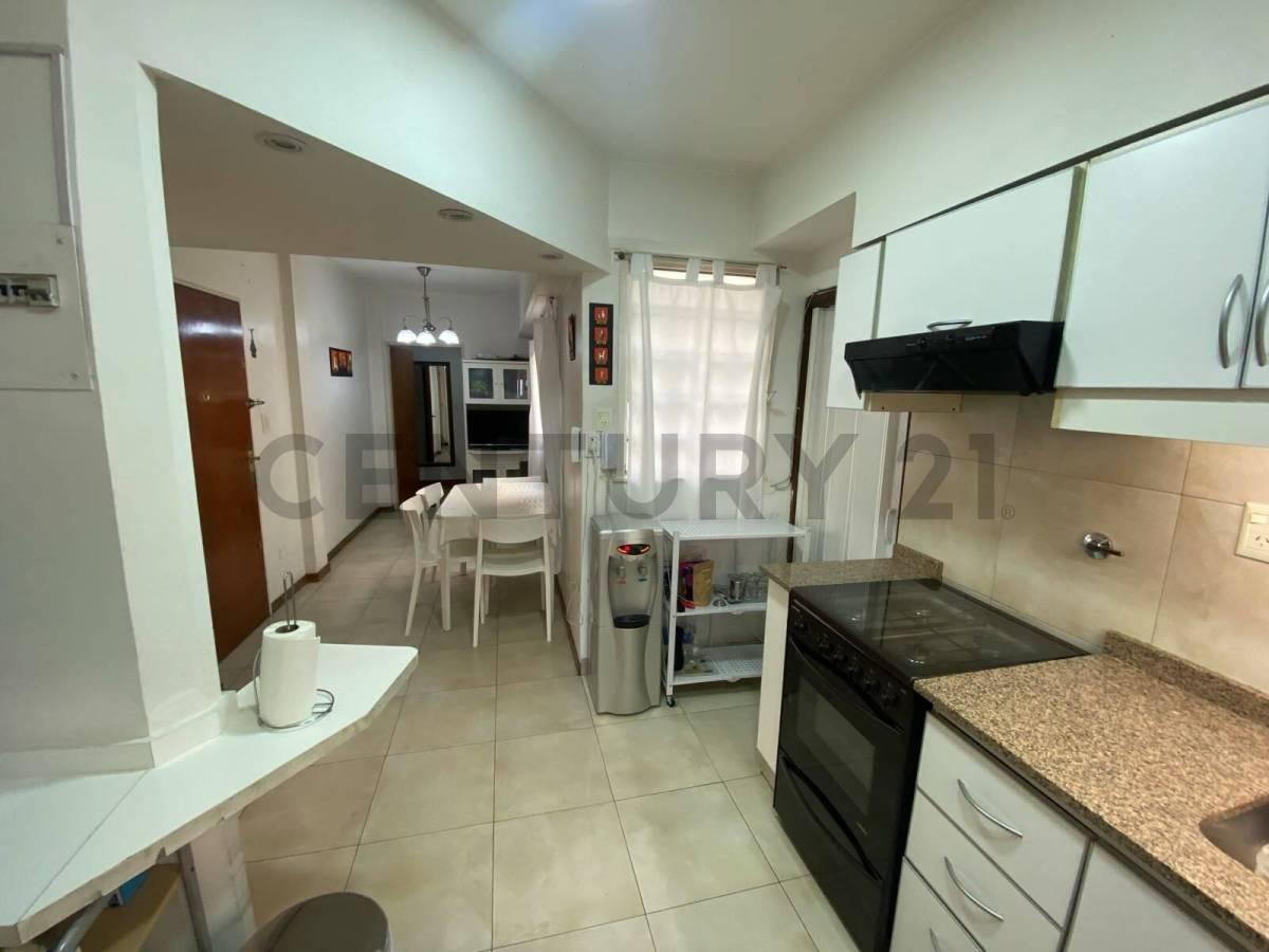 VENTA 4 AMBIENTES con DEPENDENCIA y COCHERA en CABALLITO — foto 1