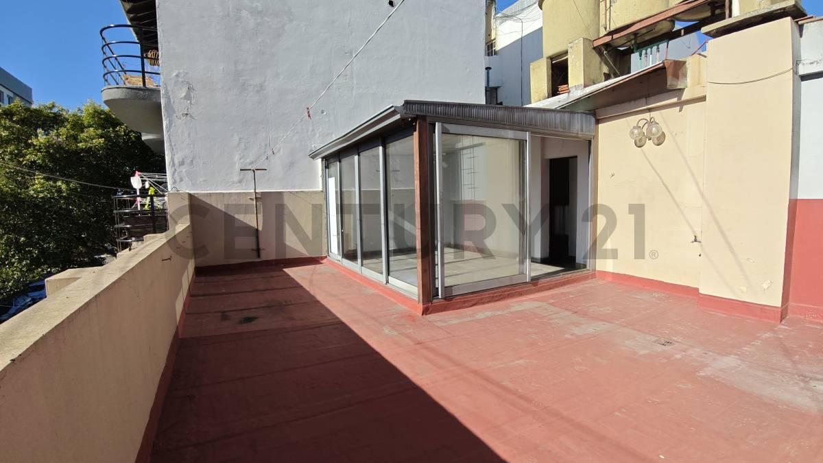 VENTA PH 3 Ambientes Floresta Norte 3 Pisos Cochera Departamento Terraza — foto 1