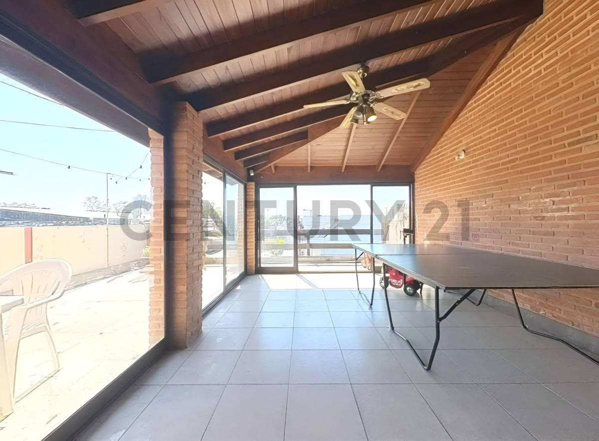 Venta de PH AMPLIO 4 AMBIENTES CON 150m2 CUBIERTOS / 166M2 TOTALES / + QUINCHO C/PARRILLA + GARAGE — foto 1