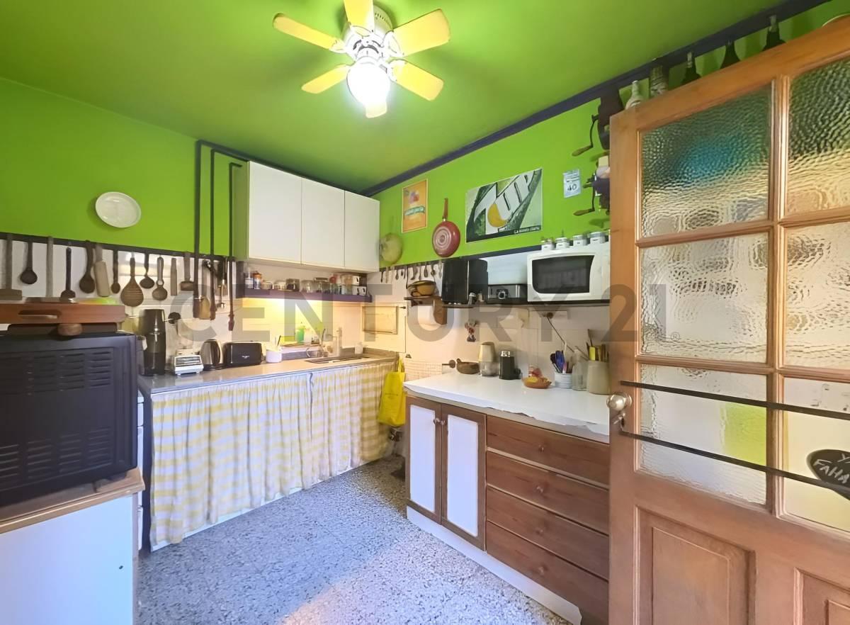 Venta PH 4 ambientes en Villa Urquiza – Terraza, 2 patios, sin expensas y excelente circulación — foto 1