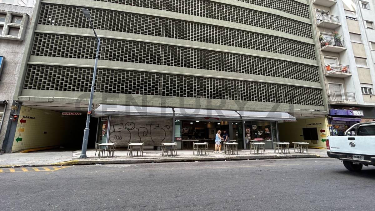 Venta cochera cubierta en microcentro: seguridad y comodidad a metros de todo — foto 1
