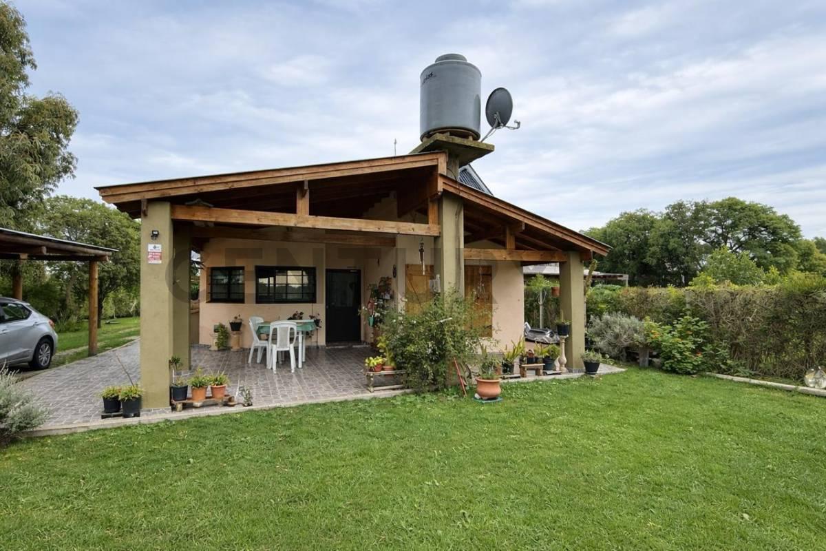 VENTA CASA 3 AMBIENTES CON GRAN PARQUE BARRIO SANTA ISABEL — foto 1