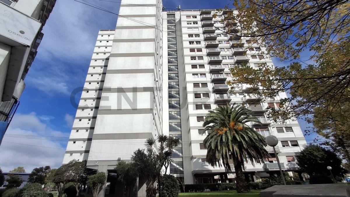Departamento de 3 ambientes al frente con balcon ubicado en 9 de julio y tierra del fuego — foto 1