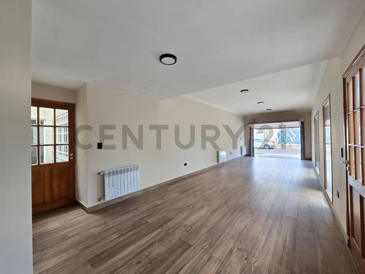 Chalet estilo Mar del Plata reciclado a nuevo – Barrio San José - A 3 cuadras de Av. Independencia — foto 1