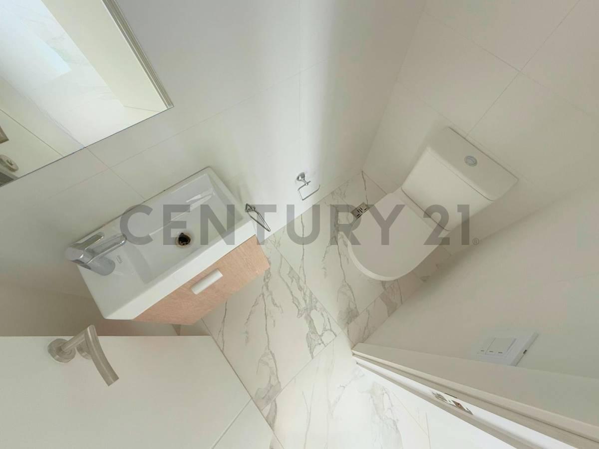 VENTA SEMIPISO 2 AMBIENTES CON DOS BALCONES CHAUVIN — foto 1
