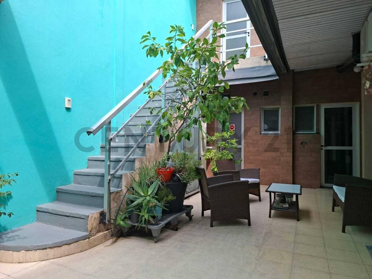 Alquiler de hermosa Casa de 5 ambientes en Saavedra tanto uso comercial como habitacional — foto 1