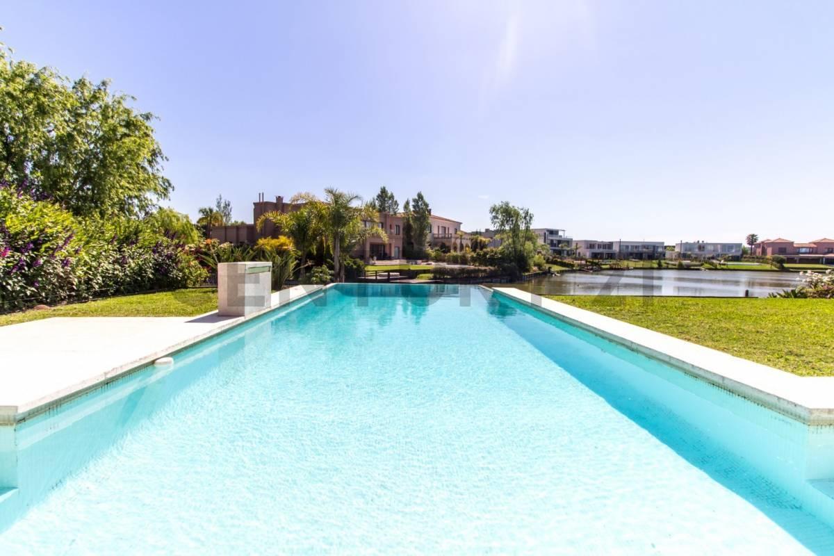 IMPECABLE CASA EN ALQUILER TEMPORAL AMOBLADO EN CABOS DEL LAGO. — foto 1